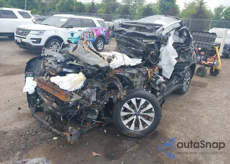 2017 Subaru Outback 3.6R Touring z USA, uszkodzony, nr VIN 4S4BSETC7H3339091